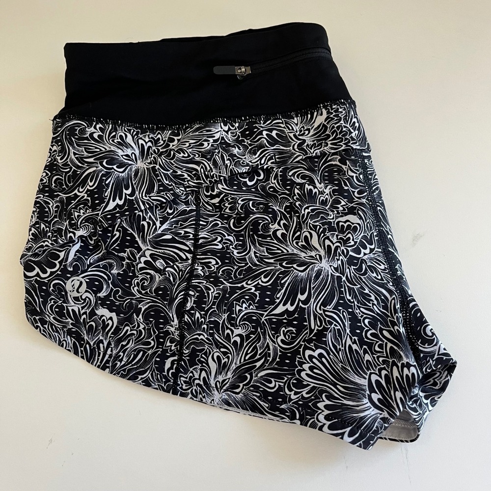 Lululemon Speed Up Short Infinity Alpine White Black Printed 6 active workout